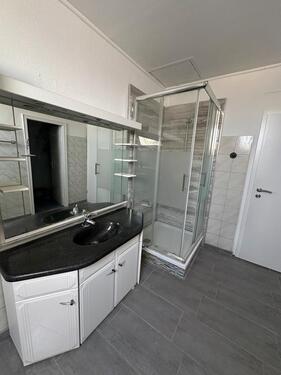 Foto - Erstbezug nach Renovierung 2.5ZKB Wohnung Mit Garten