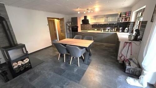 Foto - Renovierte 4 Zimmer Wohnung (115 m²) mit Terrasse und Garten