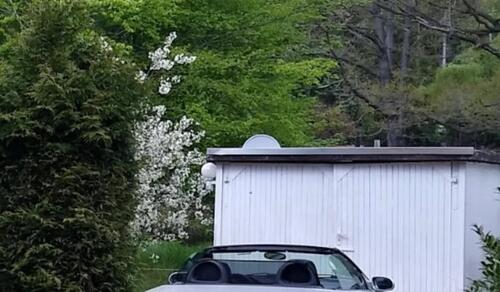 Foto - Garagenstellplatz für zwei Motorräder o.ä.
