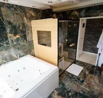 Premium-Suite mit Spa – großer Whirlpool, Sauna & Balkon - Aachen Eilendorf