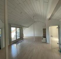 Schöne großzügige Dachgeschosswohnung mit traumhaftem Blick über - Tuttlingen