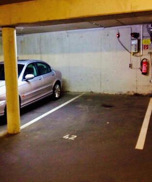Foto - Motorradstellplatz trocken&sicher in 247 befahrbarer Tiefgarage