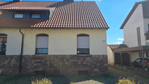 Foto - Doppelhaushälfte mit Garage und großem Garten