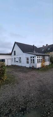 Foto - Haus 4 Zimmer mit kleinem Wintergarten