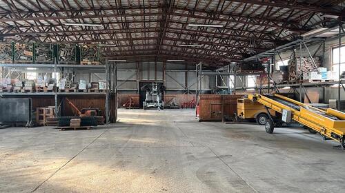 Foto - HallenflächeLagerfläche mit Strom & Wasser