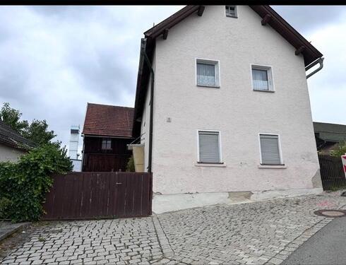 Foto - Altes sanierungsbedürftiger kleiner Bauernhof früher . 317m2