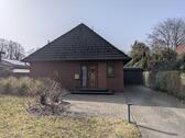 Foto - Einfamilienhaus mit blickdichtem Garten & Ausbaureserve in Loy