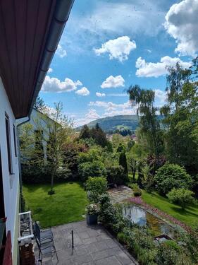 Foto - Haus mit großzügigem Hanggrundstück – Traumlage und Aussicht