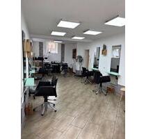 Friseursalon: Gut eingeführter Friseursalon in Neuffen zu vermiet - Holzmaden