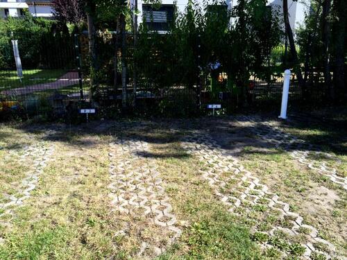 Foto - PKW - Stellplatz - Parkplatz - Innenhof - Sicher - TOP