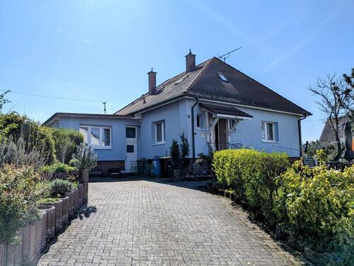 Foto - Einfamilienhaus mit großer Garage und Garten in Aglast