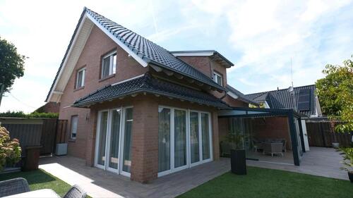 Foto - Einfamilienhaus mit Garage und 4 Schlafzimmern