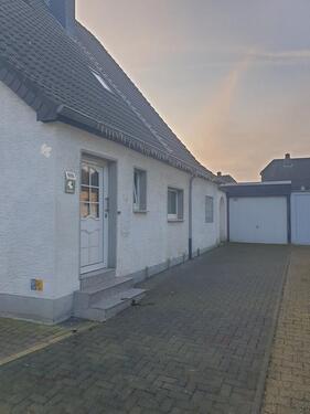 Foto - DOPPELHAUSHÄLFTE MIT POTENTIAL – IDEAL FÜR HANDWERKLICH BEGABTE