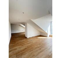 Erstbezug - Moderne 3-Zimmer Dachgeschosswohnung mit Balkon - Neuburg an der Donau