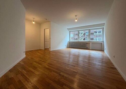 Foto - Erstbezug nach Sanierung: 3-Zinmer, Küche, Balkon, Keller, Aufzug