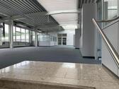 Foto - Großraumbüro mit abgetrennten Einzelbüros und Toiletten ca. 378 m²