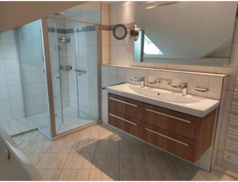 Foto - Große DG-Wohnung in zentraler Lage