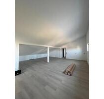 Moderne Neubau-Dachgeschosswohnung in Neuforweiler – ab 01.11.25 - Saarlouis