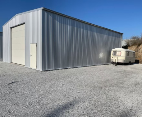 Foto - Stellplatz für Wohnwagen, Wohnmobile, PKW-Anhänger, Boote usw.