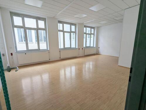 Foto - Flexible Büroflächen (107–255 m²) in zentraler Lage Pforzheim – helle Räume & Bambusparkett