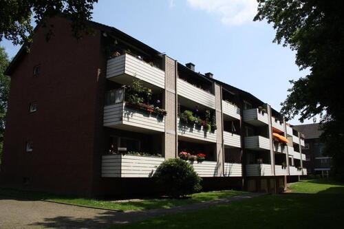 Foto - Bei VIVAWEST die Sonnenstrahlen auf dem eigenen Balkon genießen.