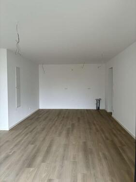 Foto - Moderne 3-Zimmerwohnung mit Einbauküche, Stellplatz und Balkon