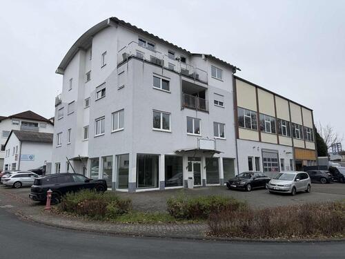 Foto - Büro mit Laden oder Ausstellung und angrenzender Halle in verkehrsgünstiger Lage 