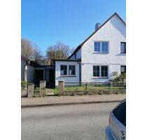 Massive ,DHH, am Stadtpark, mit Hof-Ensemble, Garage, Garagenhaus - Hamburg Harburg