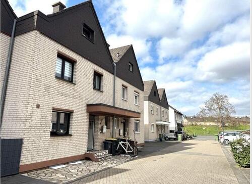 Foto - Familienfreundliches Haus, 3 Etagen, Garten in Troisdorf FWH