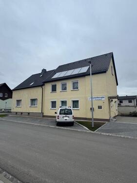 Foto - Wohn- & Gewerbeobjekt mit möblierten Wohnräumen und Praxisfläche