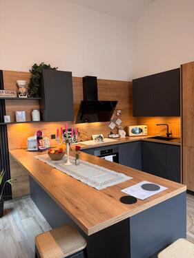 Foto - Hochwertige DG-Wohnung mit Dachterrasse & großer Einbauküche