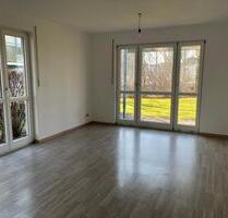 2,5-Zimmer-Erdgeschosswohnung mit Garten & Tiefgarage - Petershausen