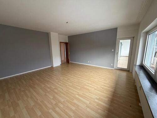 Foto - Großzügige 4- Zimmer- Wohnung mit Balkon in Wehrheim Obernhain