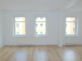 Foto - Ab sofort zu haben: 1-Zimmer-Wohnung mit Balkon (Westseitezum Hof), sep. Küche, Laminat & Badewanne