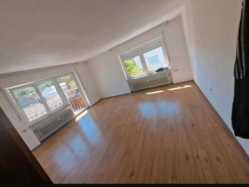 Foto - 3 zimmer wohnung mit Balkon - 650,00&nbsp;EUR Kaltmiete, ca.&nbsp; 90,00&nbsp;m&sup2;