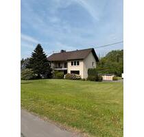 Zweifamilienhaus auf ca. 3.200 m² – Wohnen & Gewerbe - Wiehl