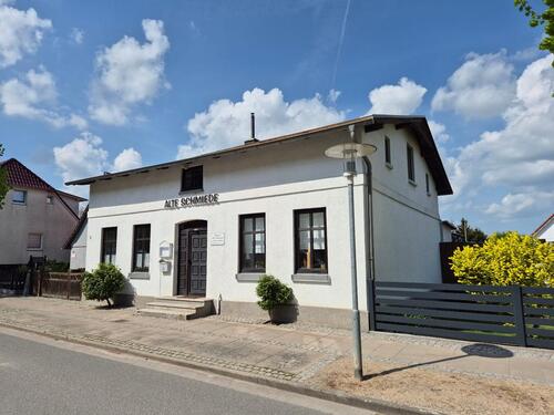 Foto - FREISTEHENDES HAUS MIT KLEINER PENSION AUF RÜGEN – PUTBUS