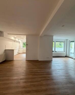 Foto - Exklusive, kernsanierte 3-Zimmer-Wohnung mit großzügiger Terrasse