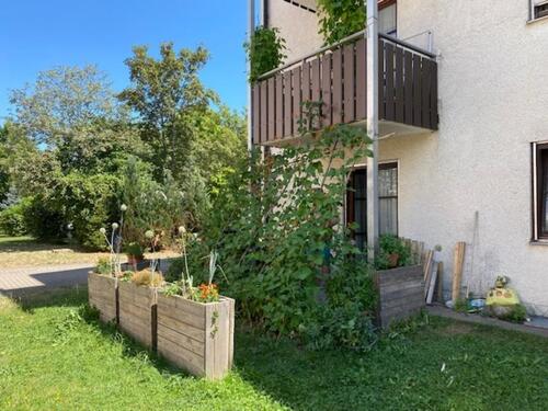 Foto - Geräumige 1,5 Zimmer Wohnung mit Terrasse