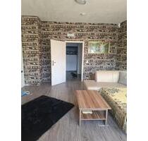 zentrale 4-Raum-Wohnung,Küche,Jobcenter möglich, teil Renoviert - Plauen