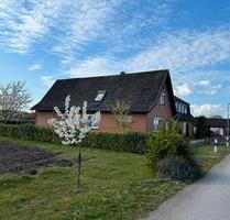 Zur Miete: Zweifamilienhaus in Barrien, 5 Garagen und viel Platz - Syke