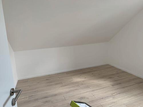 Foto - Helle Dachgeschoss Wohnung - 995,00 EUR Kaltmiete,