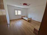 Foto - Wohnung 5 Zimmer Stockheim - 800,00&nbsp;EUR Kaltmiete, ca.&nbsp; 107,00&nbsp;m&sup2;