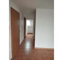 Dachgeschoss Wohnung - 850,00&nbsp;EUR Kaltmiete, ca.&nbsp; 85,00&nbsp;m&sup2; in Täferrot (PLZ: 73527)