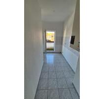 Helle und großzügige 4-Zimmer-Wohnung mit Balkon in Gotha