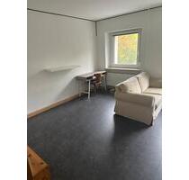Möblierte Zwei Zimmer Wohnung mit Balkon bis Ende des Jahres - München Ludwigsvorstadt-Isarvorstadt