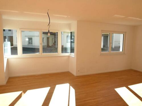 Foto - Wunderschöne Neubauwohnung mit Garten in ruhiger Lage! 4,5-Zimmer - Garage und Stellplatz!