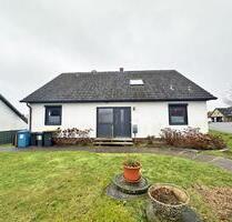 Einfamilienhaus in ruhiger Wohnlage mit Carport & Garage - Lasbek