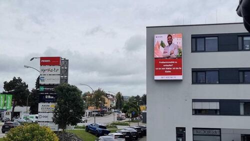 Foto - Landshut digital erleben - Werbung auf der LED-Videowall mit großer Reichweite
