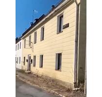 Haus zum Renovieren - 75.000,00 EUR Kaufpreis, in Röslau (PLZ: 95195)